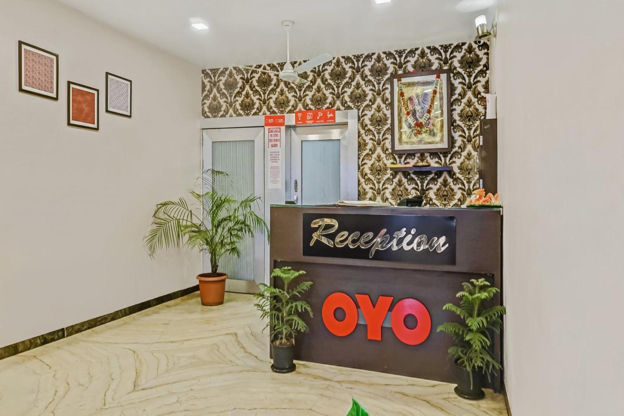 Hotel O Log Inn Plaza Near Eon It Park بونة المظهر الخارجي الصورة