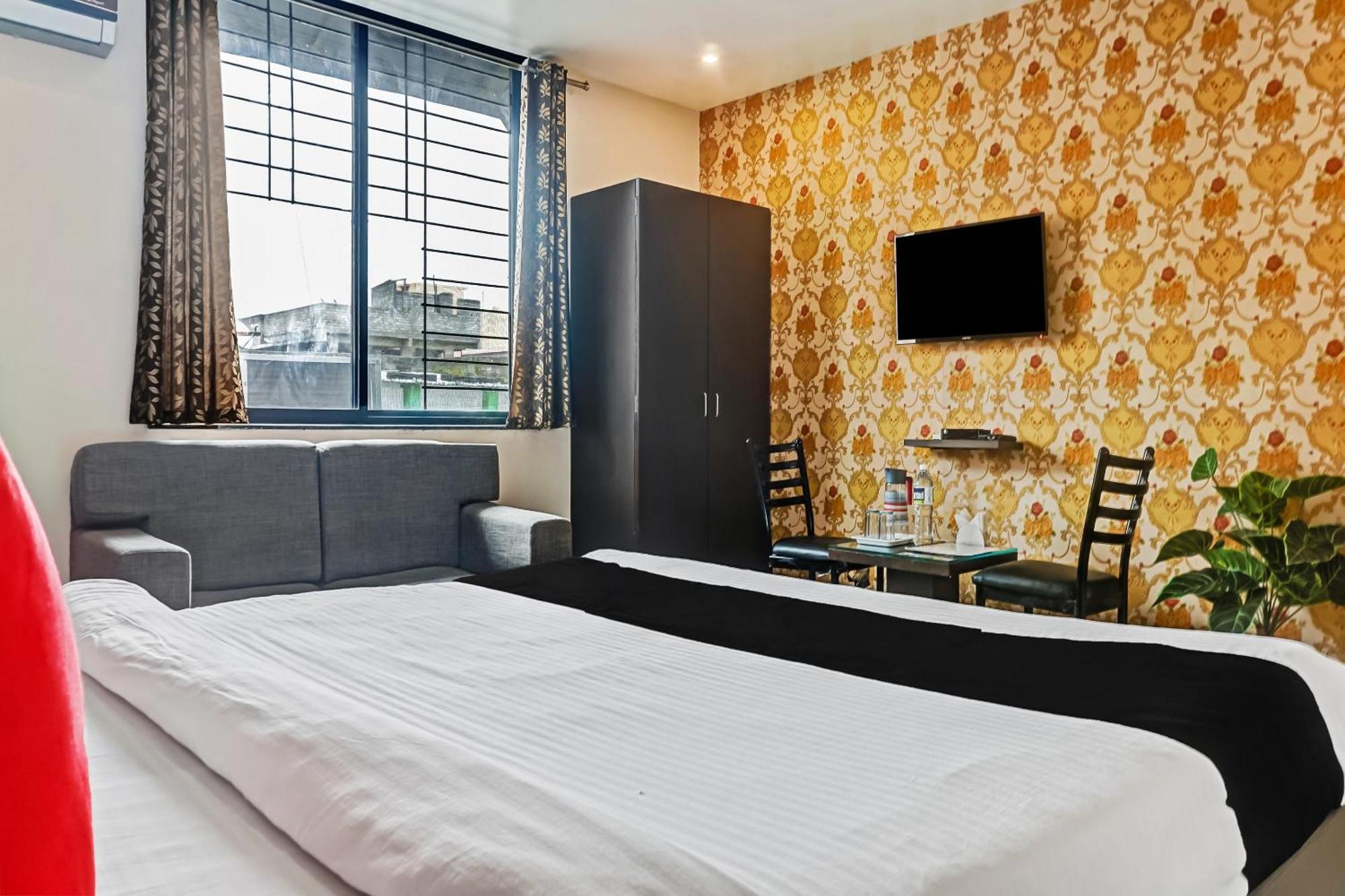 Hotel O Log Inn Plaza Near Eon It Park بونة المظهر الخارجي الصورة