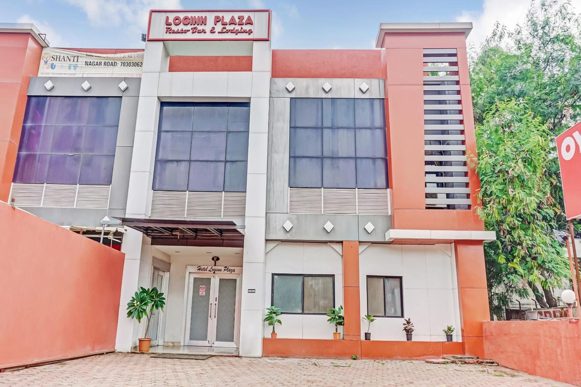 Hotel O Log Inn Plaza Near Eon It Park بونة المظهر الخارجي الصورة