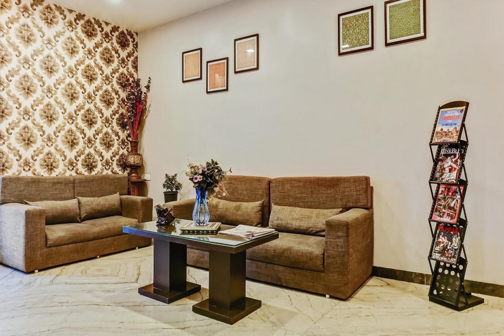 Hotel O Log Inn Plaza Near Eon It Park بونة المظهر الخارجي الصورة
